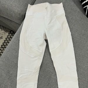 COPY - White Lululemon ribbed leggings